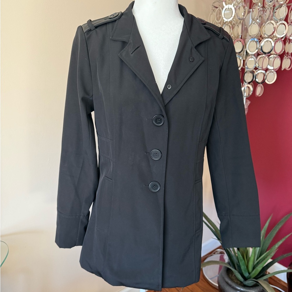 MARC NEW YORK NWOT SIZE SMALL stylish black lightweight jacket.